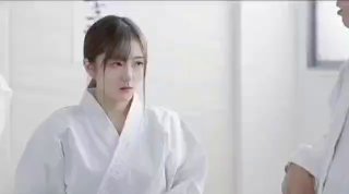 -3p-婉美岛国动作片的干爹带着个喜欢舔逼的小伙和两个干女儿玩4P妹子特淫骚